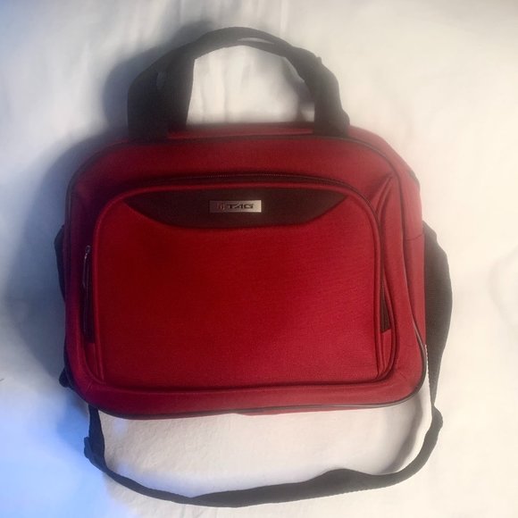 Tag Handbags - 🎉Purse Sale🎉 TAG Small Red/Black Soft Side Carry-On Luggage Bag